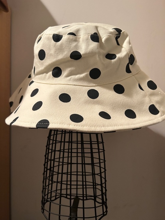 Bon Voyage Accessories - Polka Dot Canvas Bucket Hat - Cream with Black Dots